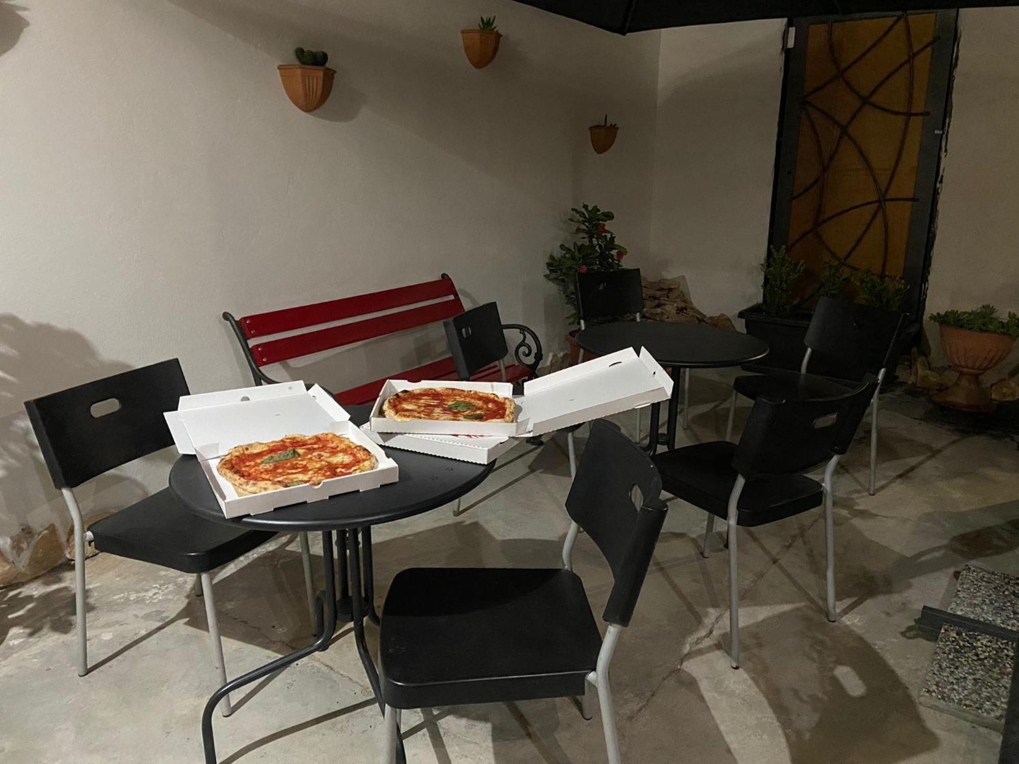 B&B Domus Joannina Помпей Екстериор снимка